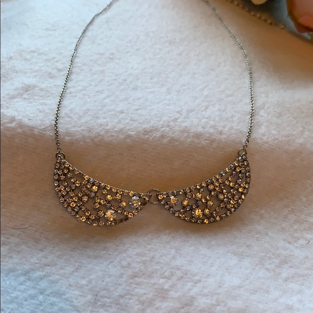 6 for $20 Stunning!  16" to 19"  necklace w/sparkling stones